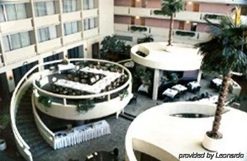 Homewood Отель